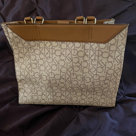 Calvin Klein purse - Picture 2 of 4